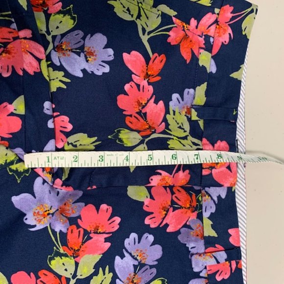 Land's End Mid Rise Floral Shorts size 6 - Picture 7 of 8